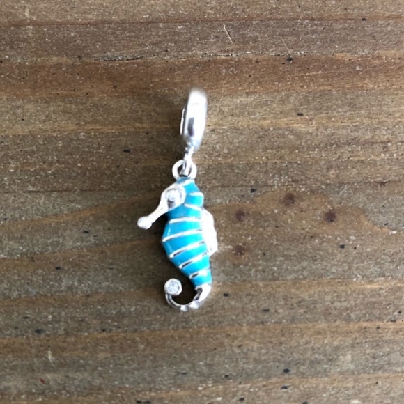 NWOT Sterling Silver seahorse bracelet charm - Picture 2 of 3